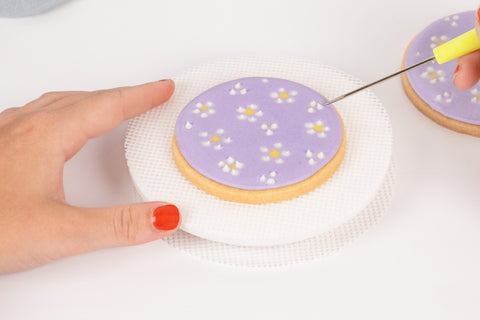 Loyal Mini Decorating Turntable with 2 Silicone Mats